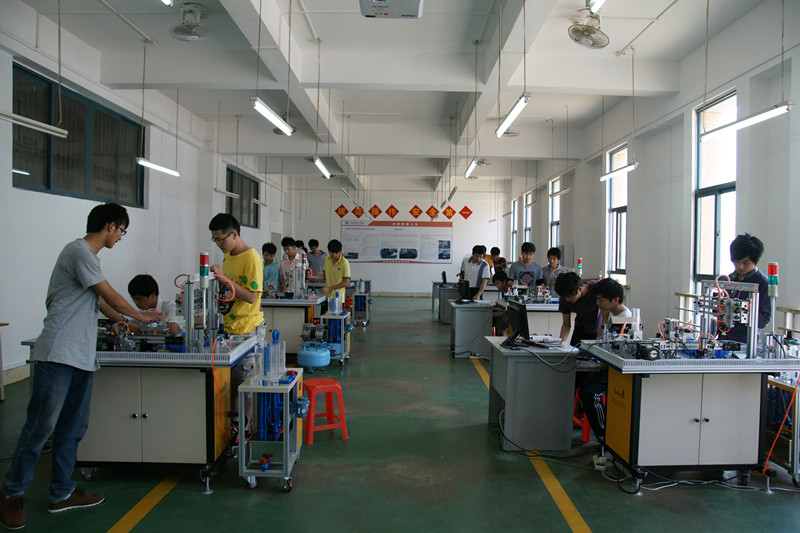 PLC實(shí)訓(xùn)室