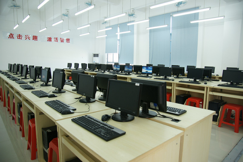 計(jì)算機(jī)實(shí)訓(xùn)室