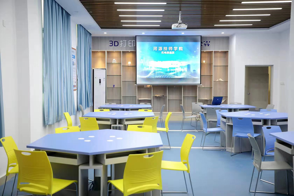 3D打印實訓(xùn)室（203）