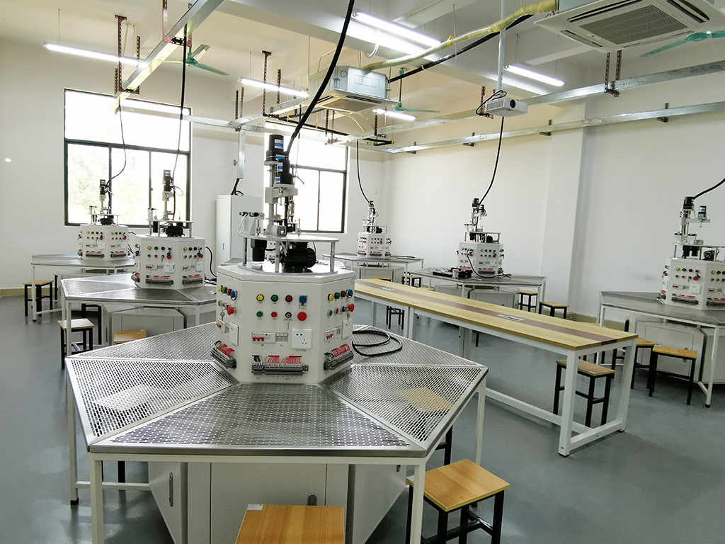 電力拖動實訓(xùn)室